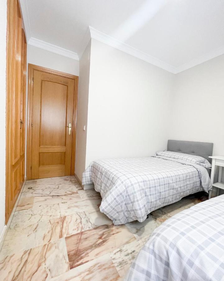 Ferienwohnung Holidays2Malaga Tomas De Echeverria 150 Mts To Beach & High Speed Wifi & Parking Exterior foto