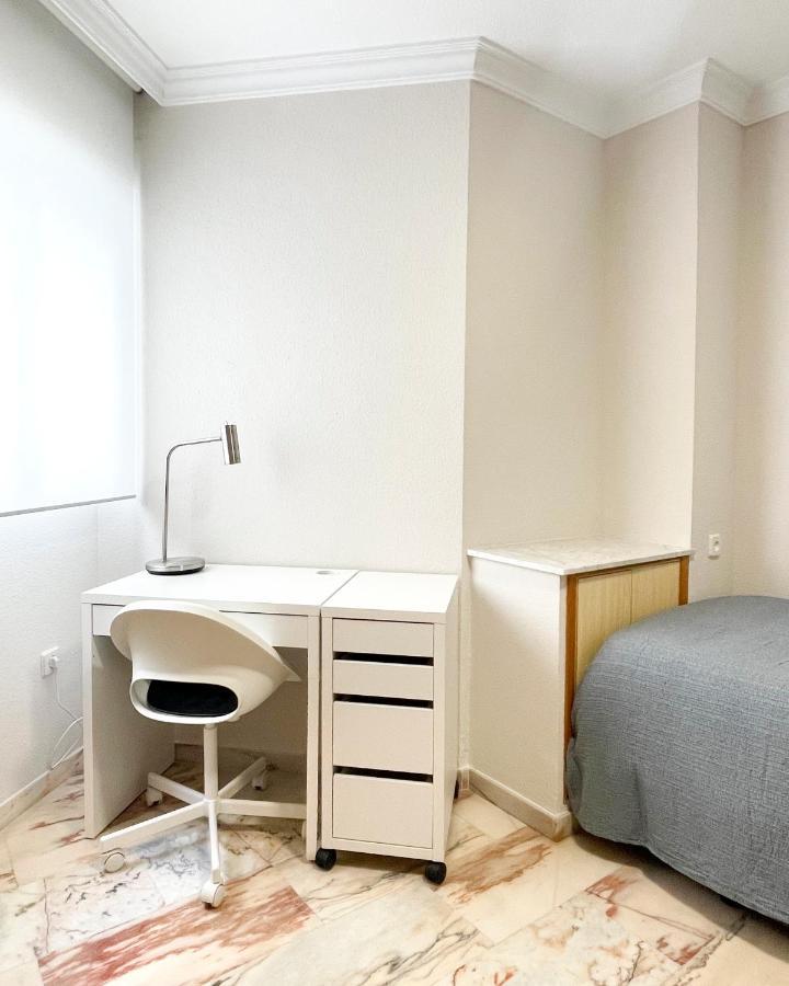 Ferienwohnung Holidays2Malaga Tomas De Echeverria 150 Mts To Beach & High Speed Wifi & Parking Exterior foto