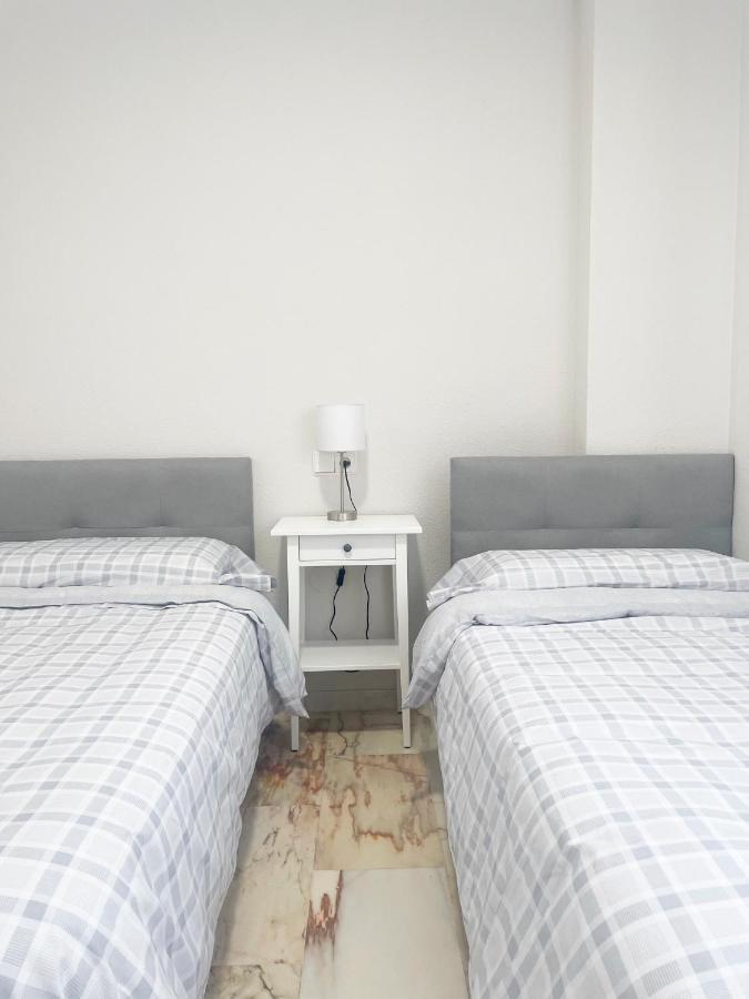 Ferienwohnung Holidays2Malaga Tomas De Echeverria 150 Mts To Beach & High Speed Wifi & Parking Exterior foto